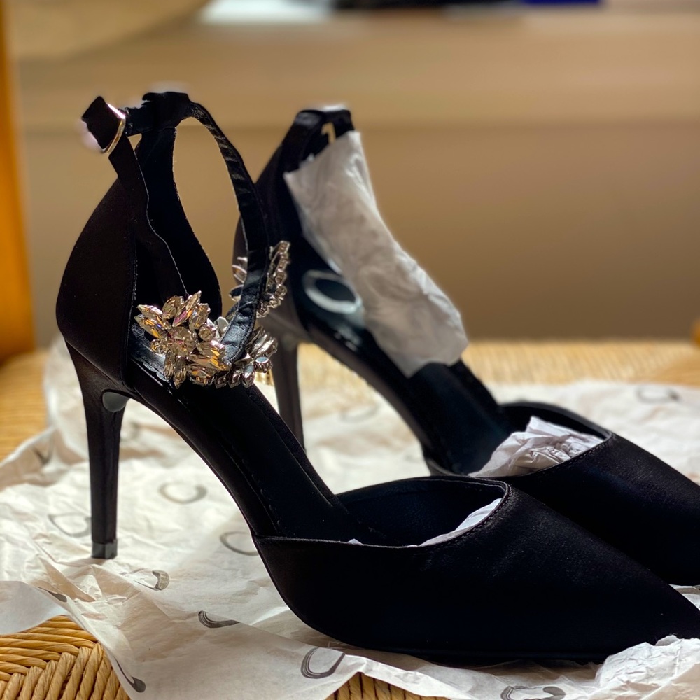Journee Collection Loxley Women's High Heels